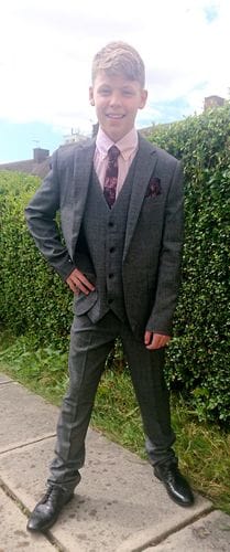 Customer photo review of Three-piece suit Tommy