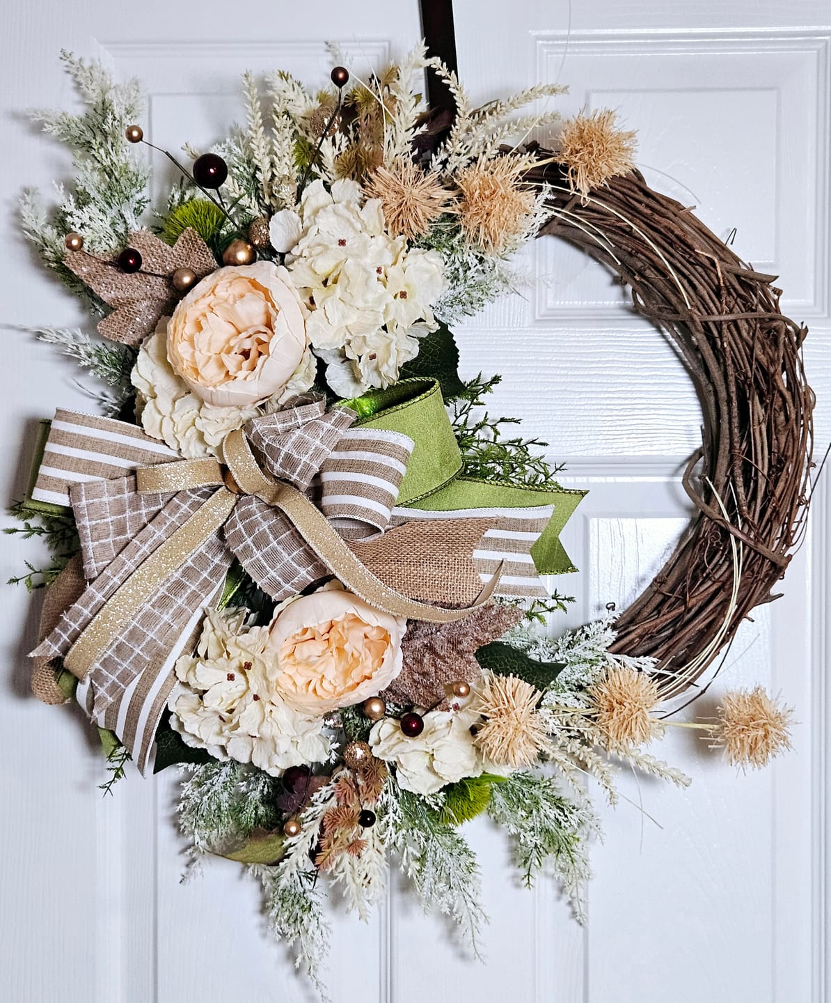 Customer photo review of 14" Oval Grapevine Wreath - DECOE-033