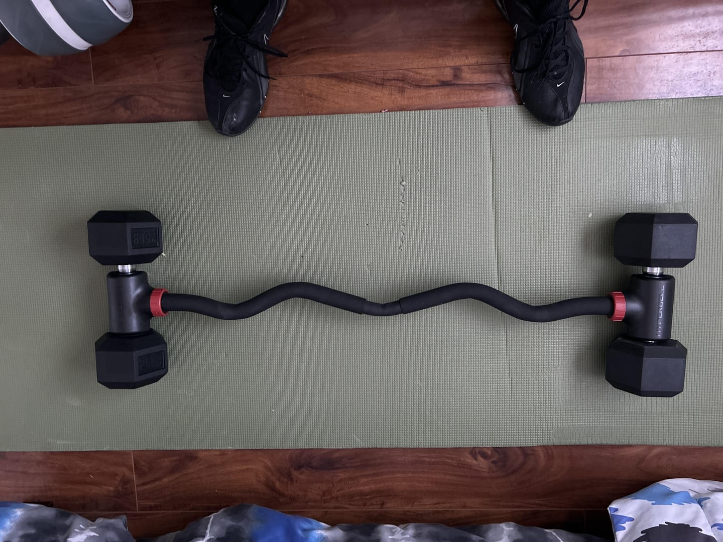 Customer photo review of Hyperbell EZ Curl Bar