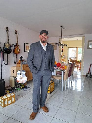 Customer photo review of Three-piece suit Tommy