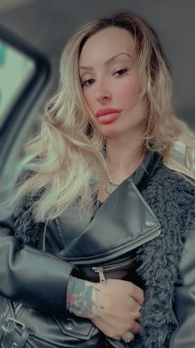 undefined review of Glamour Black image 1 out of 1