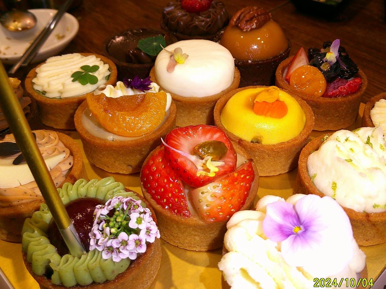 Customer photo review of The Dessert Connoisseur 16pcs
