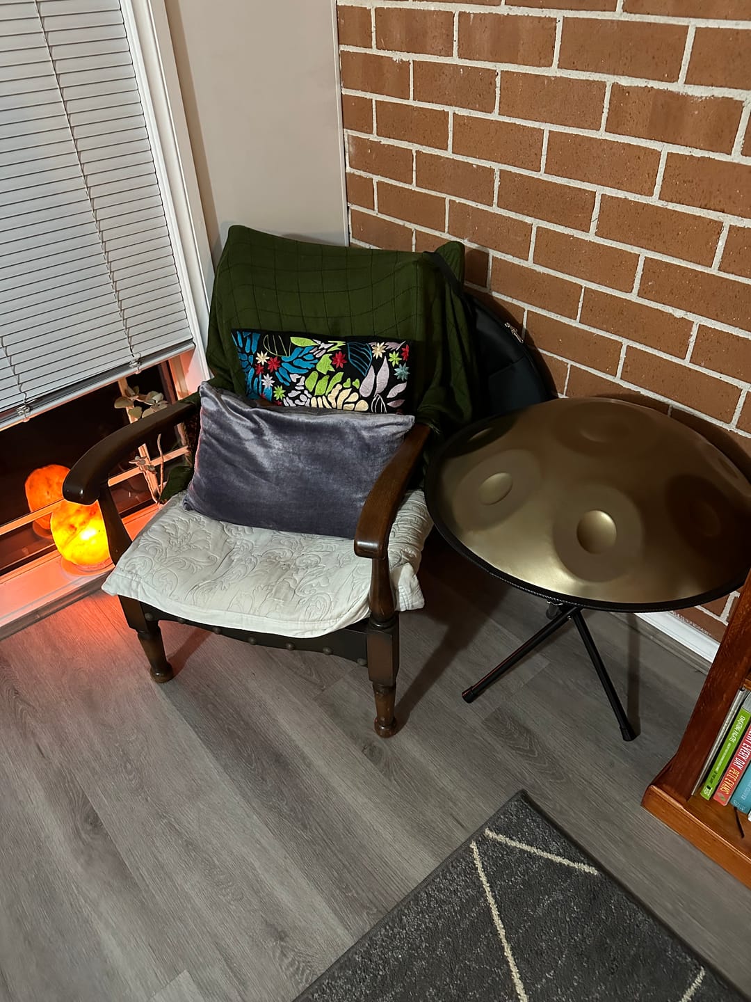 Customer photo review of Handpan 10-Note D Kurd Beginner Gold 432hz 55cm