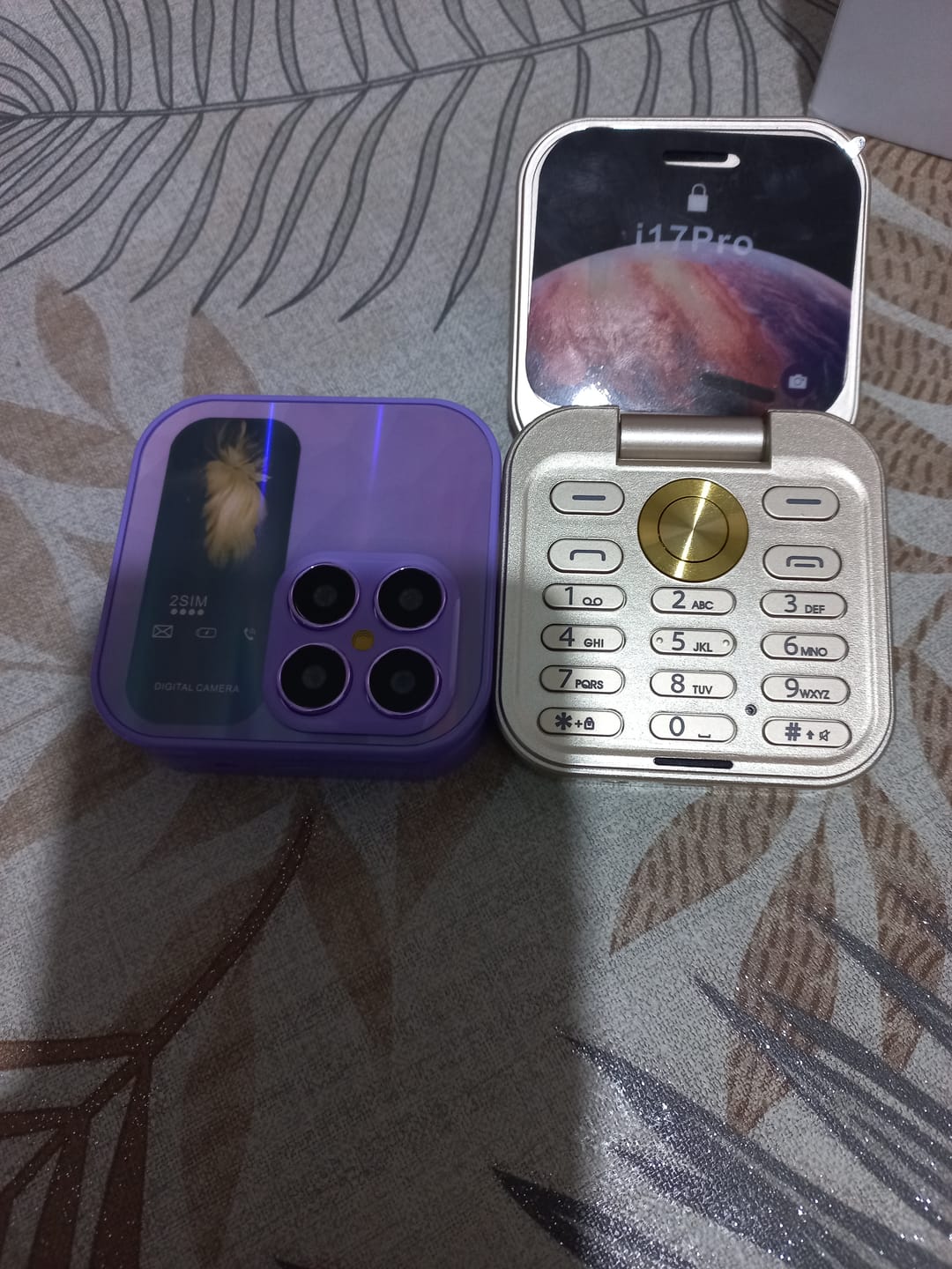 Customer photo review of i17 PRO - Mini Telefono cellulare pieghevole, Fotocamera HD, Messaggi, Internet, Radio Fm, Dual Sim, Torcia, Pieghevole