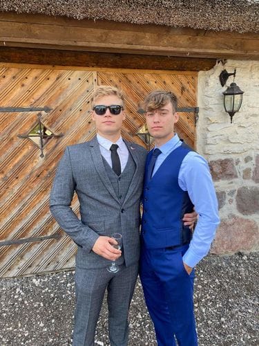 Customer photo review of Three-piece suit Tommy
