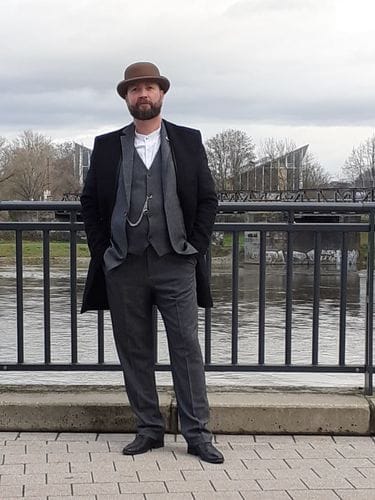 Customer photo review of Three-piece suit Tommy