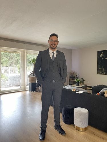 Customer photo review of Three-piece suit Tommy