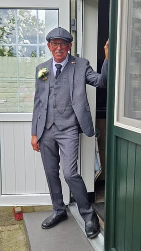 Customer photo review of Three-piece suit Tommy