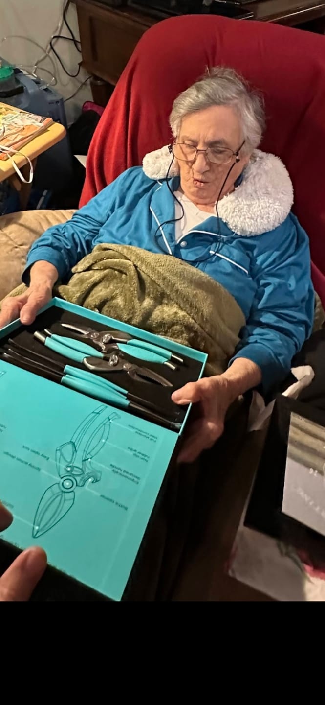 Customer photo review of Crab & Lobster Tool Set