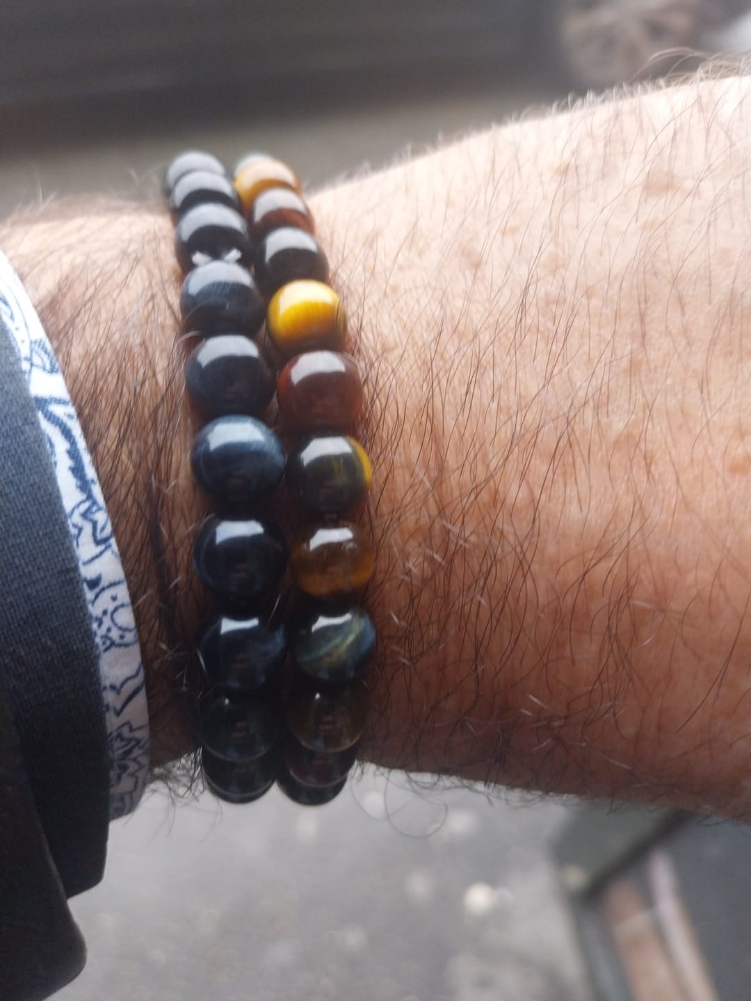 Customer photo review of Bracelet "Ange Gardien" en Oeil de Faucon