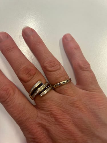 Customer photo review of Created Ceylon Sapphire Star Set Band in 9ct Yellow Gold