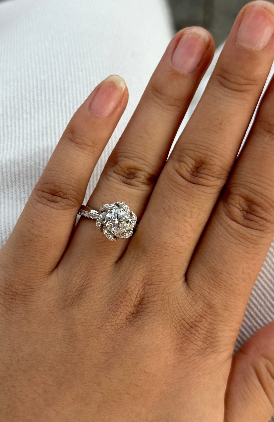Customer photo review of S925 Moissanite 1.0CT Twist Flower Design Engagement Ring