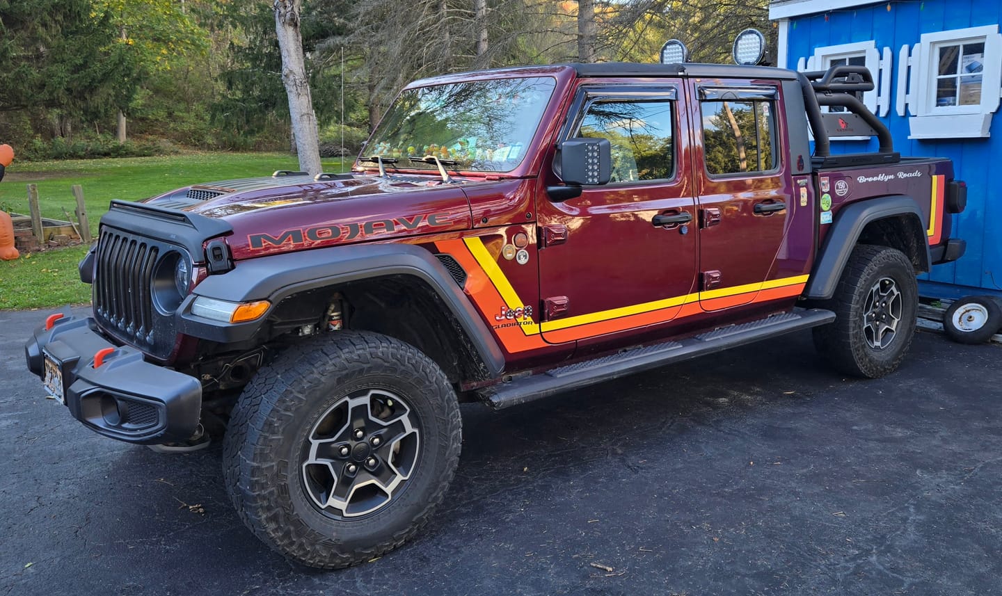 Customer photo review of Scrambler Style Stripe Kit for Jeep Gladiator