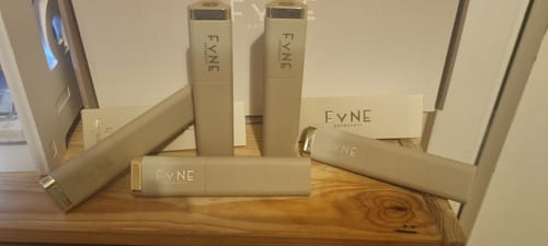 Customer photo review of FYNE SHYNE CREAM HIGHLIGHTER - BUNDLE