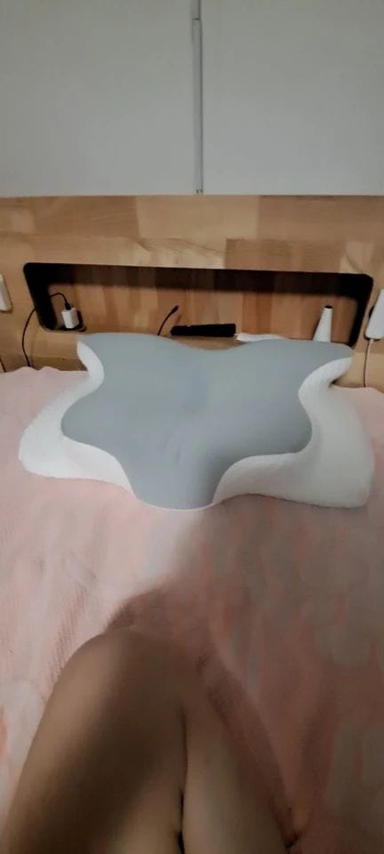 Customer photo review of Dreamers® Relief Pillow - Elevated Thickness