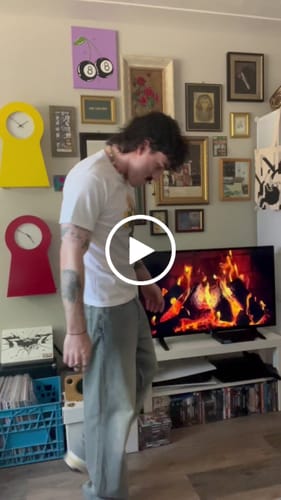 Customer video review of 'Tulips' premium baby tee
