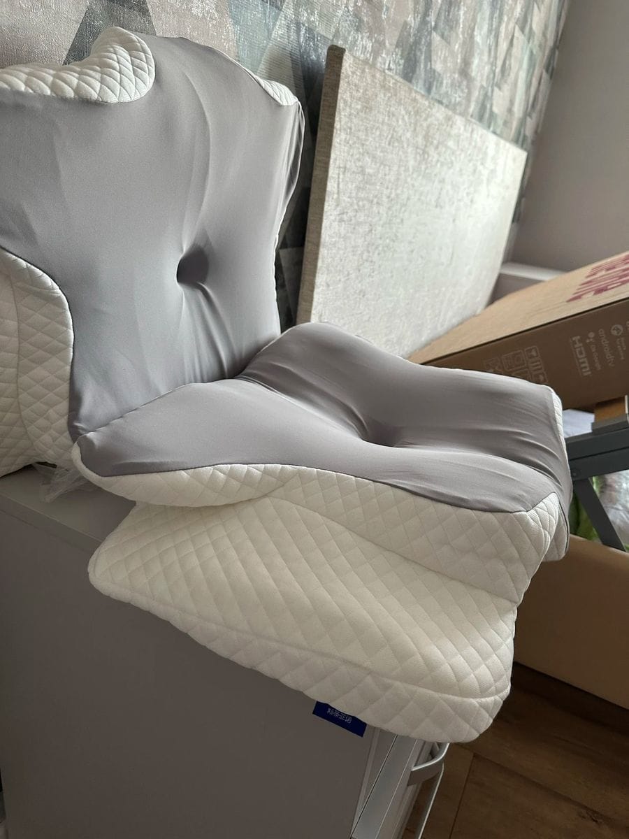 Customer photo review of Dreamers® Relief Pillow - Elevated Thickness
