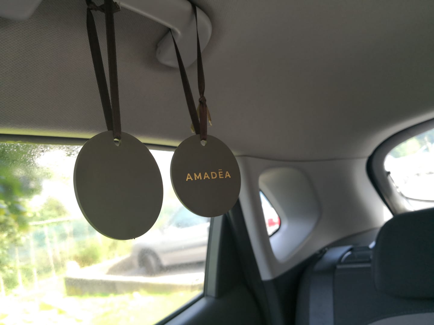 Customer photo review of 3 Profumatori per ambienti, armadi, cassetti e auto. I ciondoli di Amadēa