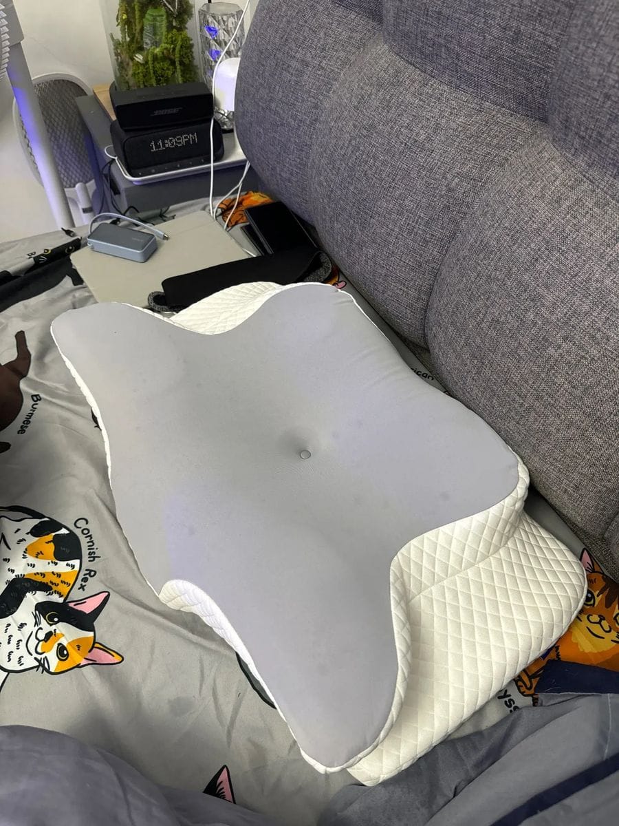 Customer photo review of Dreamers® Relief Pillow - Elevated Thickness