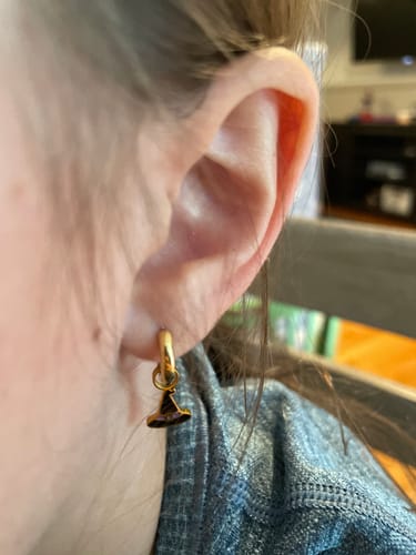 Customer photo review of Gold Huggies