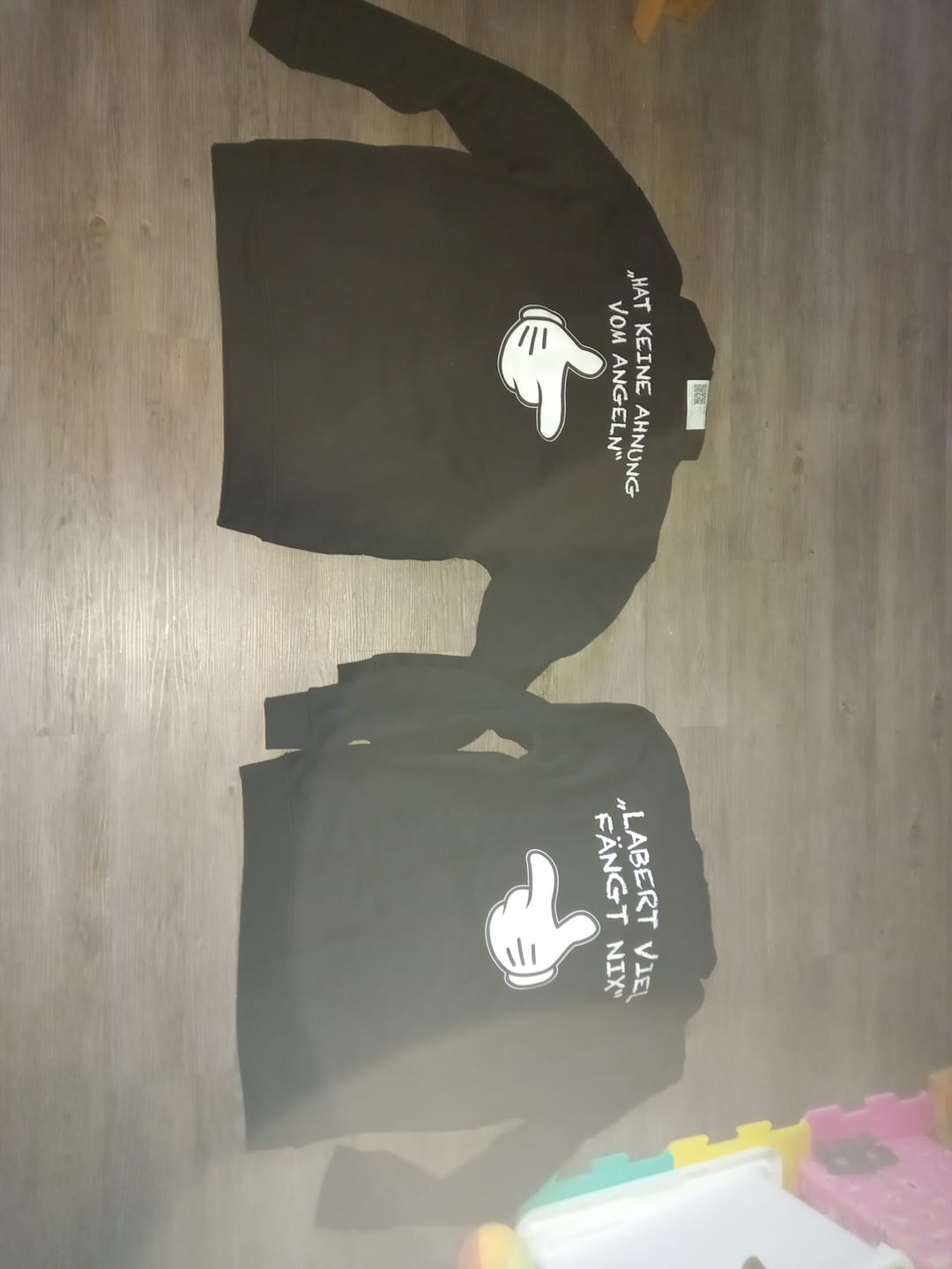 Customer photo review of Keine Ahnung vom Angeln - Premium Hoodie #Backprint