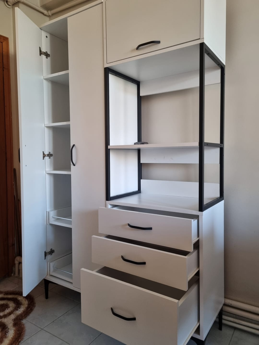 Customer photo review of Rani JE142 Çok Amaçlı Dolap 3 Kapaklı 3 Çekmeceli Kiler Mutfak Dolabı Beyaz
