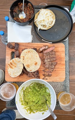 Reseña con foto de un cliente sobre Kit Carne Asada