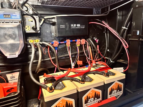 Customer photo review of Power Queen 14.6V 40A Lithium Battery Charger For 12V LiFePO4 Lithium Battery