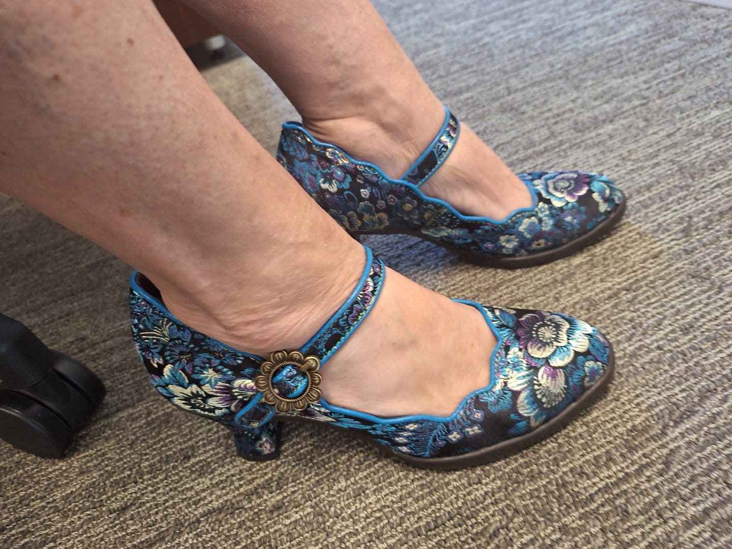 Customer photo review of Retro Handmade Embroidered Pumps