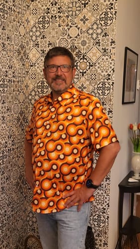 Customer photo review of Chemise à manches courtes de plage d'été à cercle géométrique vintage orange des années 70 pour hommes