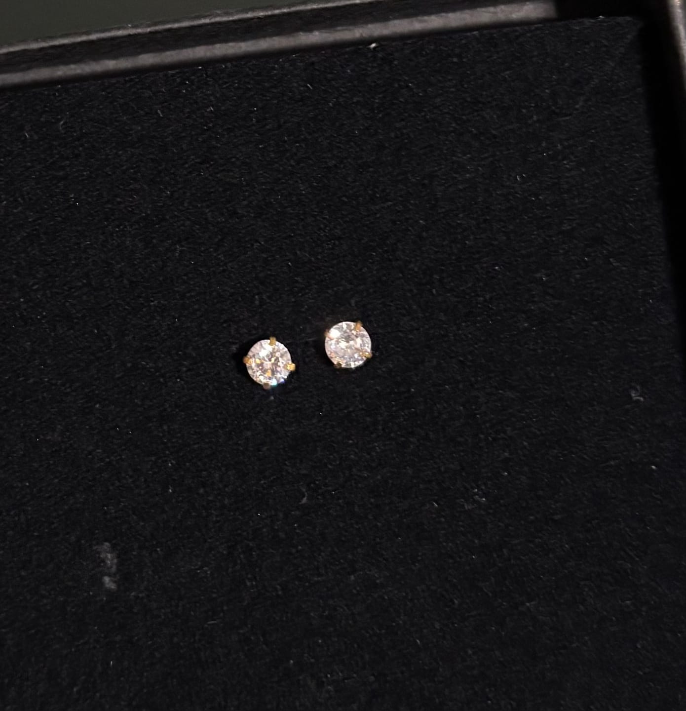 Customer photo review of Britney Piercing | Titan