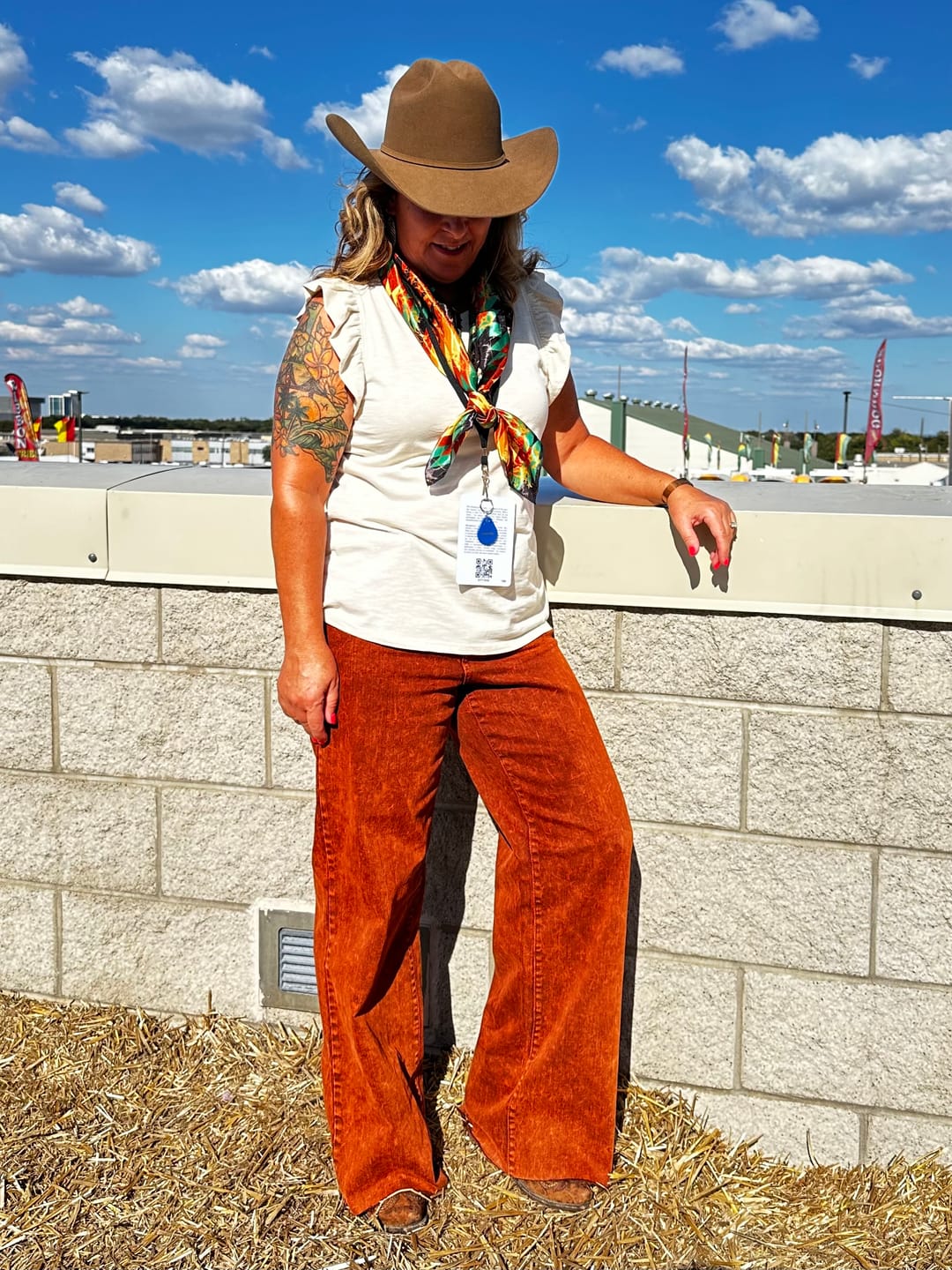 Customer photo review of Judy Blue High Waist Pumpkin Spice Dyed Raw Hem Retro Wide