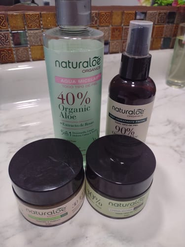 Customer photo review of Set Crema Hidratante Día + Aloe Mist