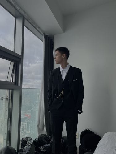 Customer photo review of Three Pieces Suit John