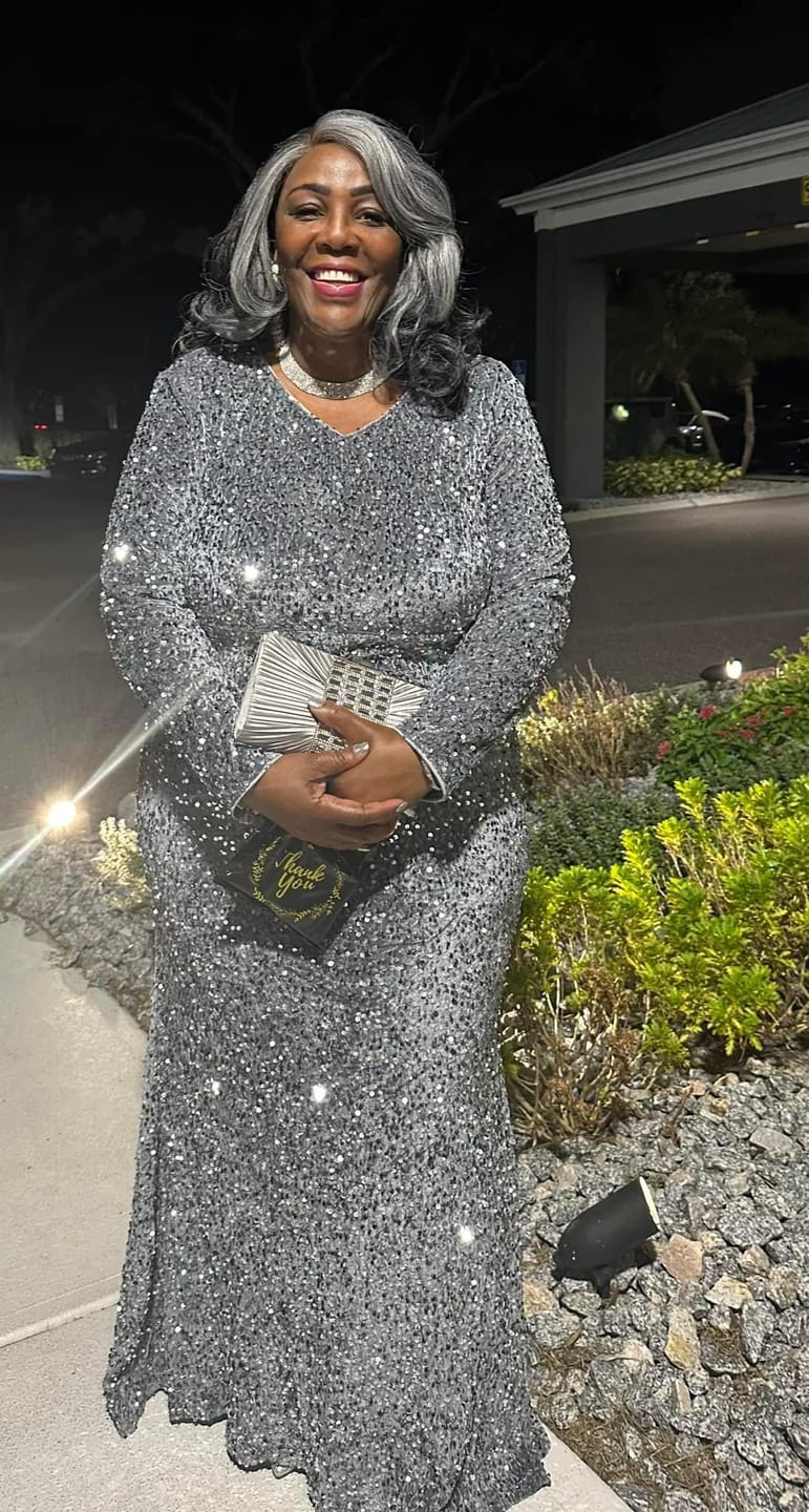 Customer photo review of Sensationnel Dashly Salt & Pepper Synthetic Hair 4" Deep Part HD Lace Front Wig - SP LACE UNIT 2