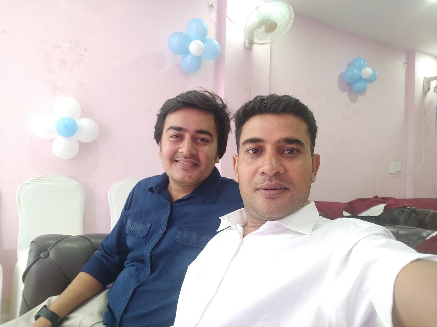 Customer photo review of AQUA Stain Free White Shirts