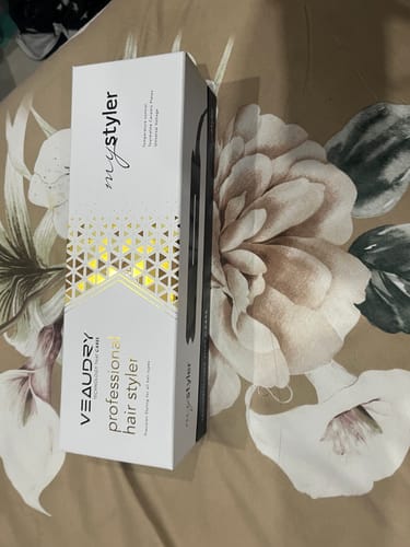 Customer photo review of Veaudry myStyler (Original) Hair Straightener