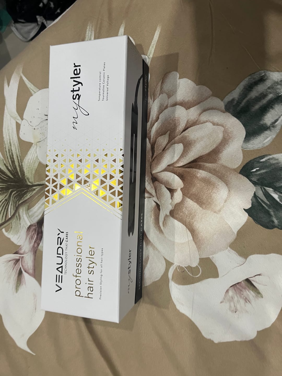 Customer photo review of Veaudry myStyler (Original) Hair Straightener