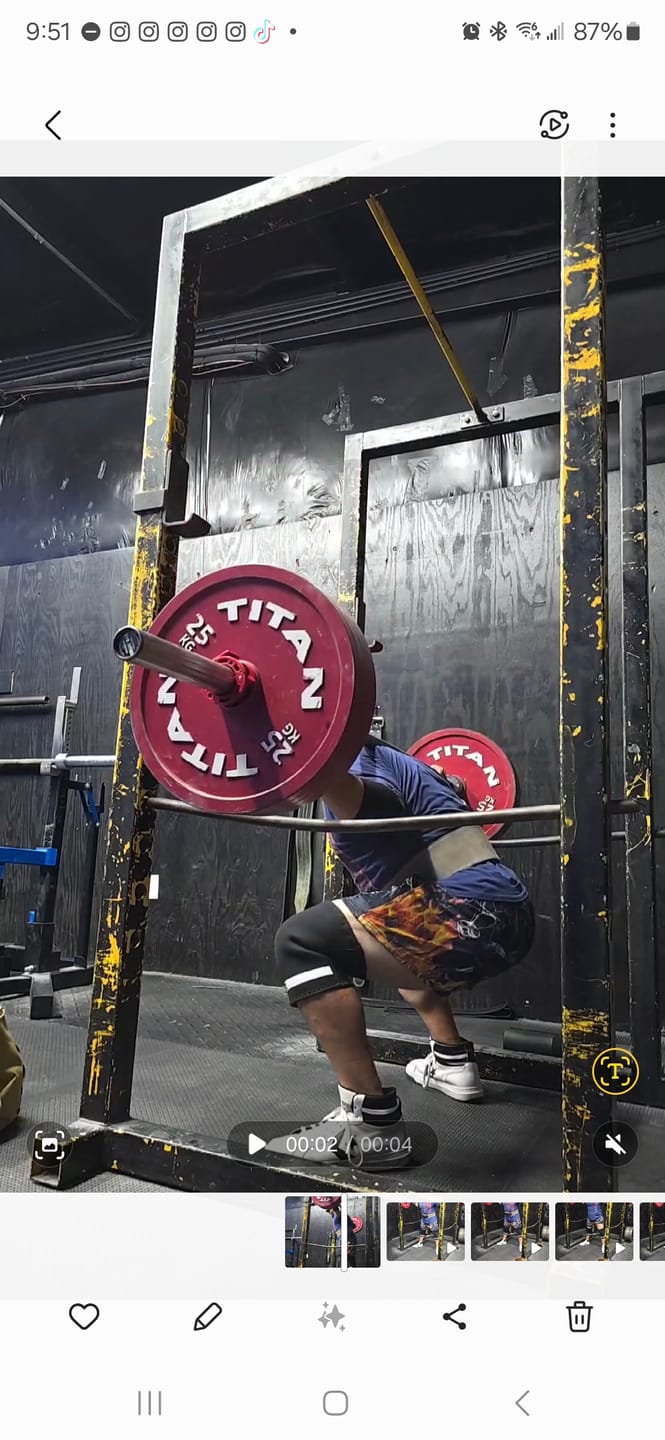Customer photo review of 7MM Inferno PRO Knee Sleeves - EXTRA STIFF NEOPRENE - IPF Approved