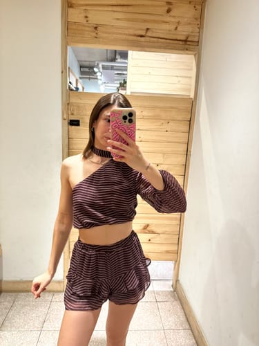 Customer photo review of Blusa Lurex Burgundy