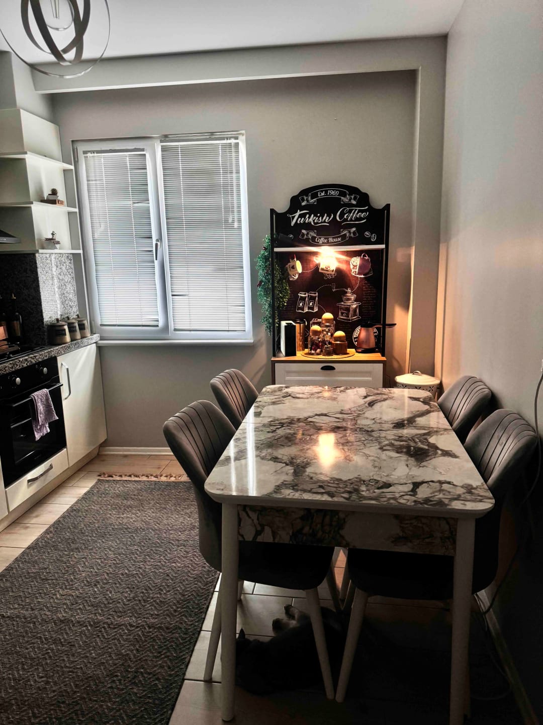 Customer photo review of Rani JE158 Işıklı Kahve Köşesi Membran Kapaklı Çekmeceli Çok Amaçlı Mutfak Dolabı Sepet Ceviz - Beyaz