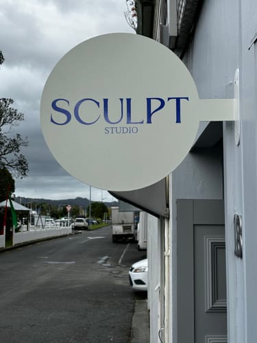 Customer photo review of FOLD Round Sign 400