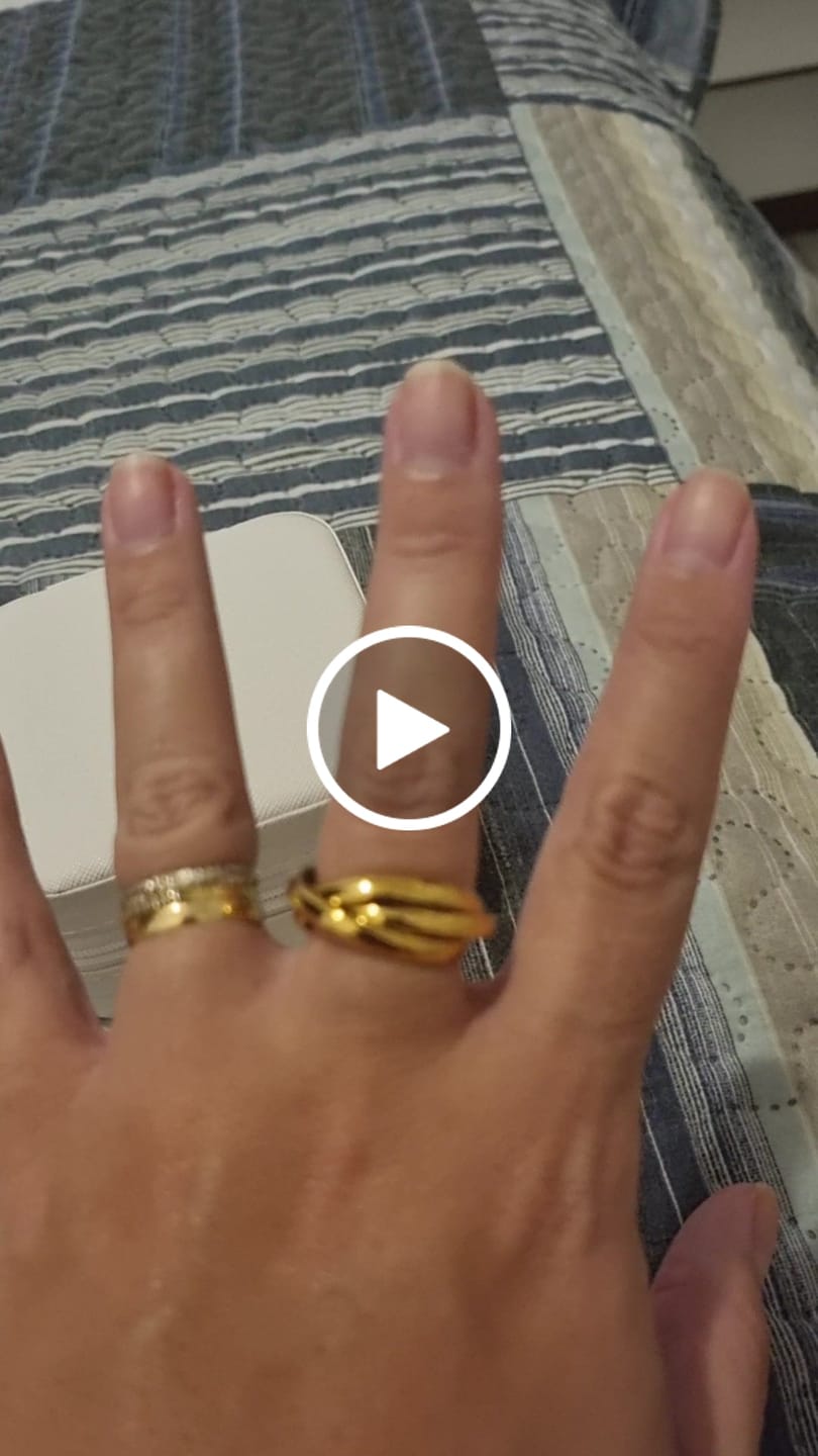 Customer video review of Anel Trindade Banhado em Ouro 18K