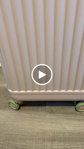 Customer video review of Roamer Expandable 20" Carry On Luggage