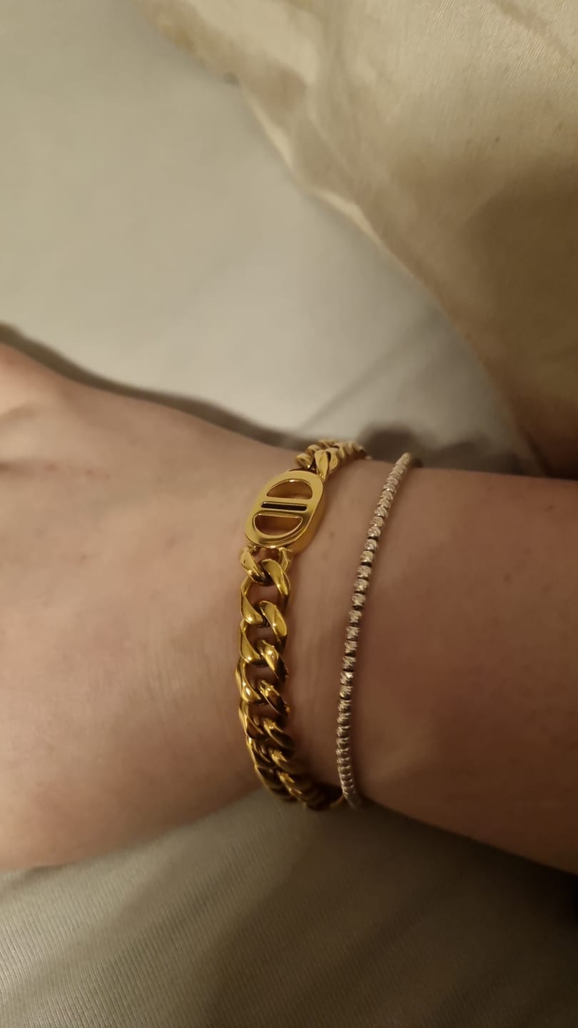 Customer photo review of Prestige Armband | 18K vergoldet