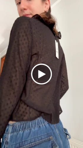 Customer video review of Blusa Mesh Transparente