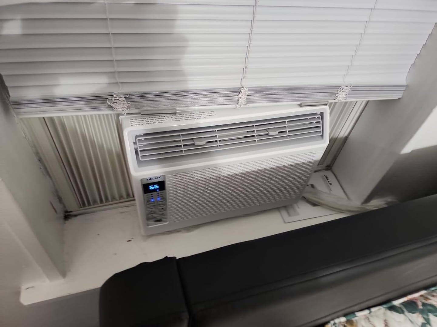 Customer photo review of DELLA Fenestra Series 6000 BTU Smart Window AC with Remote/App Control, Cools Up to 250 Sq. Ft