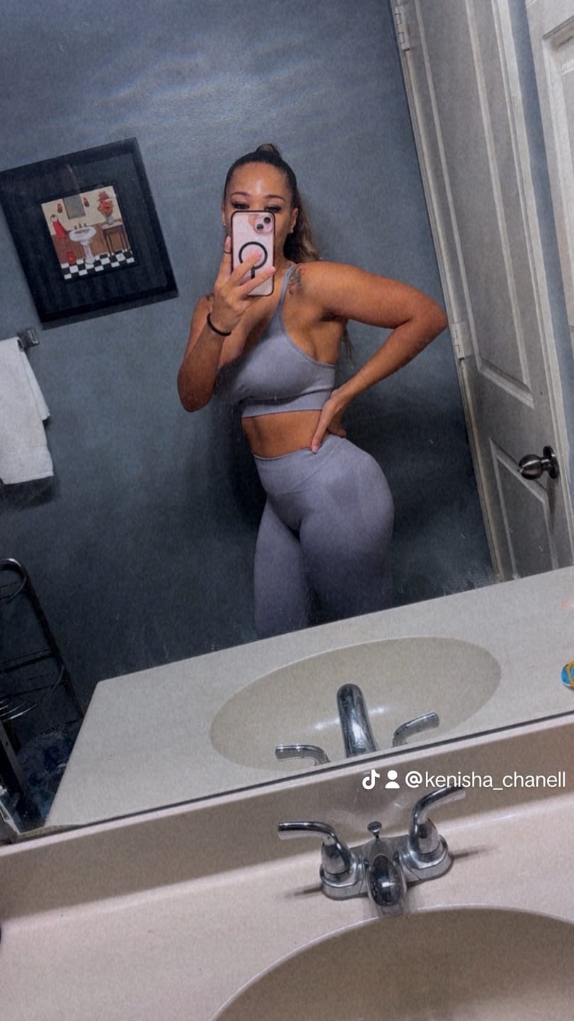 Customer photo review of Contour Seamless Leggings