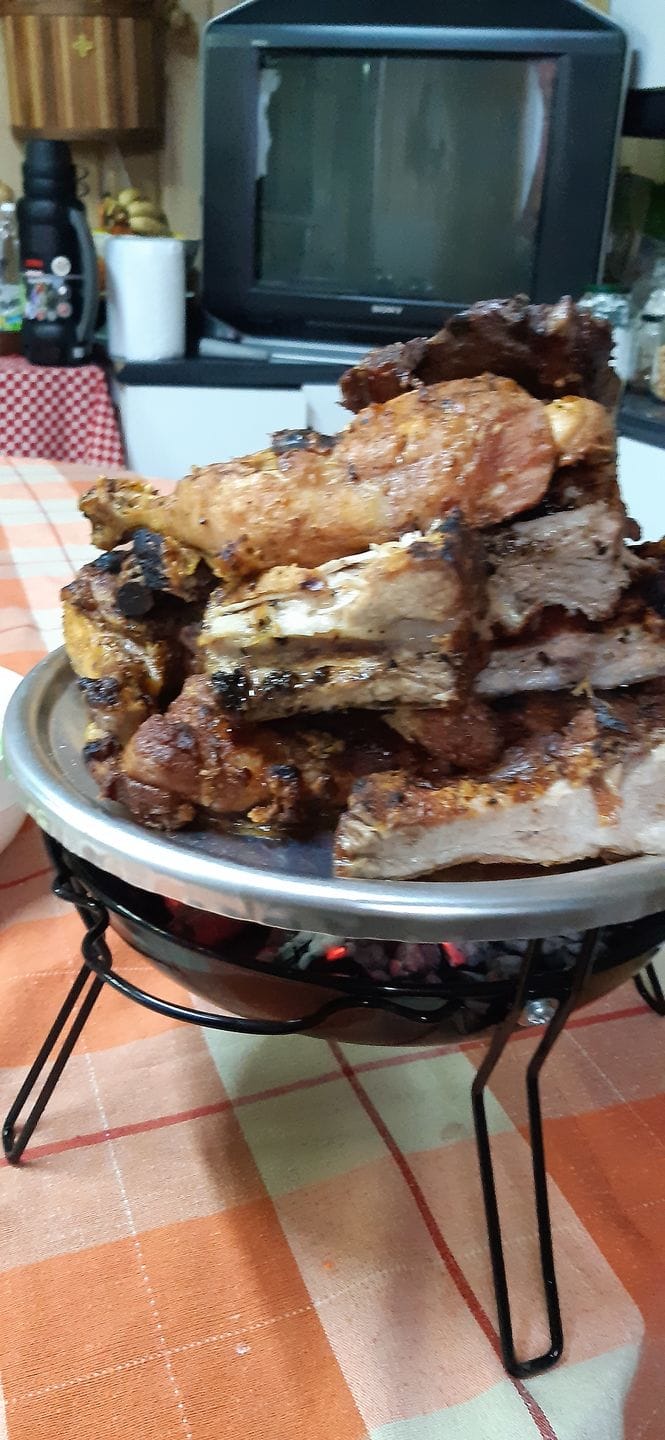 Customer photo review of Brasero de mesa para asados
