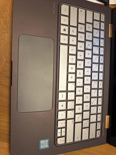 Avis photo d'un client sur Clavier Azerty Français Pour HP Spectre X360 13-4112nf Rétroéclairage